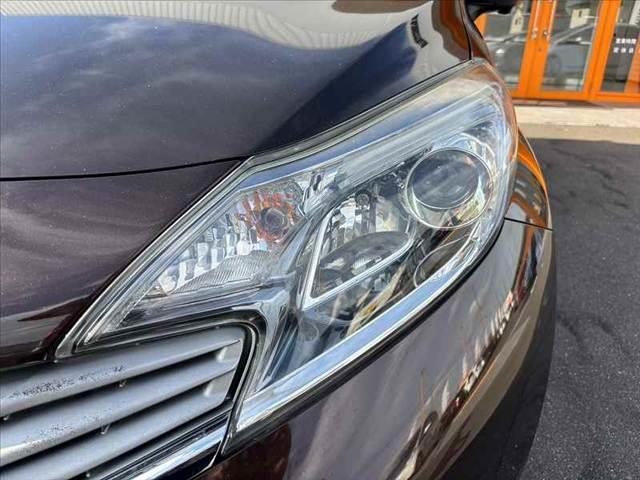 ノート メダリスト　エマージェンシーブレーキパッケージ　禁煙　アラウンドビュー　ＬＥＤヘッド　純正ナビ　フルセグ　Ｂｌｕｅｔｏｏｔｈ　ステリモ　オプションアルミ　ステリモ　コンビシート　ＥＴＣ　電格　車線逸脱警報　Ａストップ　ＡＬＥＤヘッド　ＩＳＯＦＩＸ（29枚目）