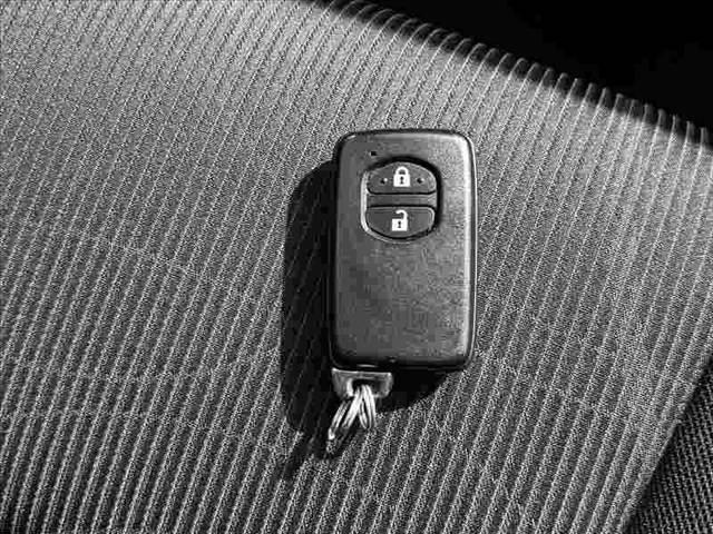 アクア Sスタイルブラック 中期 純正フルセグナビ セーフティS Bカメラ ETC ステリモ Bluetooth Pスタート シートリフター 車線逸脱防止 Aライト Aハイビーム レベライザー AAC マット サイドバイザー(7枚目)