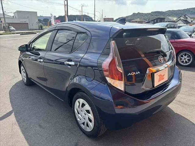 アクア Sスタイルブラック 中期 純正フルセグナビ セーフティS Bカメラ ETC ステリモ Bluetooth Pスタート シートリフター 車線逸脱防止 Aライト Aハイビーム レベライザー AAC マット サイドバイザー(13枚目)