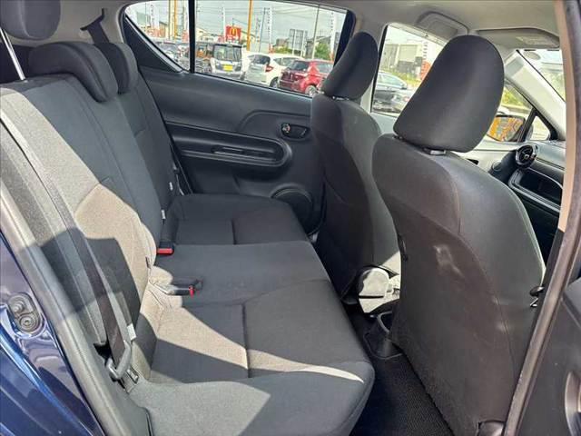 アクア Sスタイルブラック 中期 純正フルセグナビ セーフティS Bカメラ ETC ステリモ Bluetooth Pスタート シートリフター 車線逸脱防止 Aライト Aハイビーム レベライザー AAC マット サイドバイザー(17枚目)