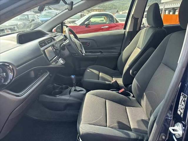 アクア Sスタイルブラック 中期 純正フルセグナビ セーフティS Bカメラ ETC ステリモ Bluetooth Pスタート シートリフター 車線逸脱防止 Aライト Aハイビーム レベライザー AAC マット サイドバイザー(18枚目)