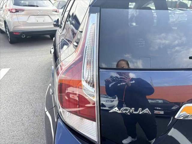 アクア Sスタイルブラック 中期 純正フルセグナビ セーフティS Bカメラ ETC ステリモ Bluetooth Pスタート シートリフター 車線逸脱防止 Aライト Aハイビーム レベライザー AAC マット サイドバイザー(35枚目)