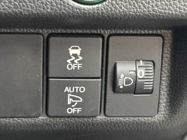 フィット  禁煙 純正オーディオ ドラレコ Pスタート オートエアコン プラズマクラスター 電格ウインカーミラー Aストップ ACソケット SRSエアバック ヘッドライトレベライザー フロアマット ふらつき防止(6枚目)