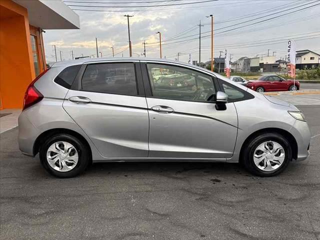 フィット  禁煙 純正オーディオ ドラレコ Pスタート オートエアコン プラズマクラスター 電格ウインカーミラー Aストップ ACソケット SRSエアバック ヘッドライトレベライザー フロアマット ふらつき防止(11枚目)