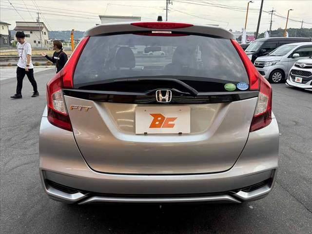 フィット  禁煙 純正オーディオ ドラレコ Pスタート オートエアコン プラズマクラスター 電格ウインカーミラー Aストップ ACソケット SRSエアバック ヘッドライトレベライザー フロアマット ふらつき防止(14枚目)