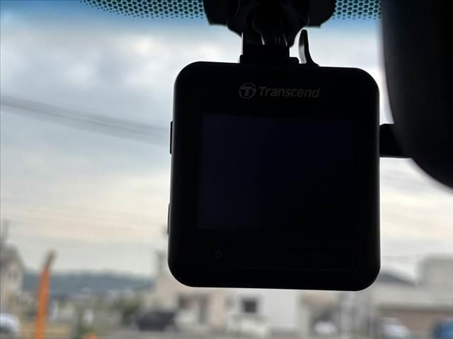 フィット  禁煙 純正オーディオ ドラレコ Pスタート オートエアコン プラズマクラスター 電格ウインカーミラー Aストップ ACソケット SRSエアバック ヘッドライトレベライザー フロアマット ふらつき防止(23枚目)