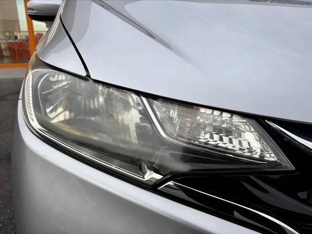 フィット  禁煙 純正オーディオ ドラレコ Pスタート オートエアコン プラズマクラスター 電格ウインカーミラー Aストップ ACソケット SRSエアバック ヘッドライトレベライザー フロアマット ふらつき防止(27枚目)