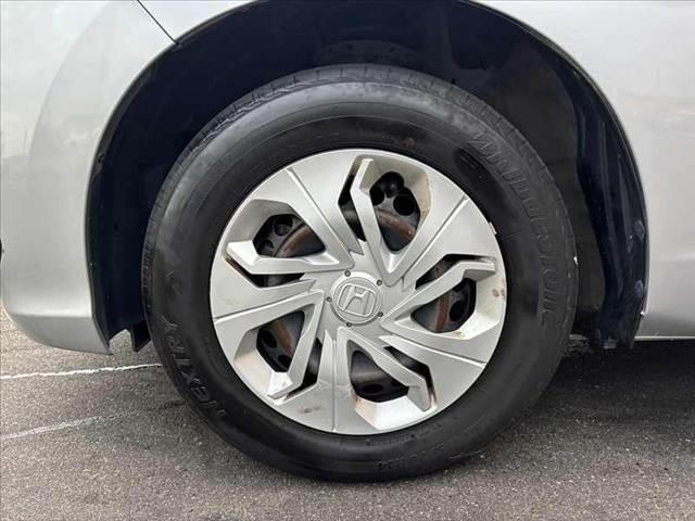 フィット  禁煙 純正オーディオ ドラレコ Pスタート オートエアコン プラズマクラスター 電格ウインカーミラー Aストップ ACソケット SRSエアバック ヘッドライトレベライザー フロアマット ふらつき防止(34枚目)