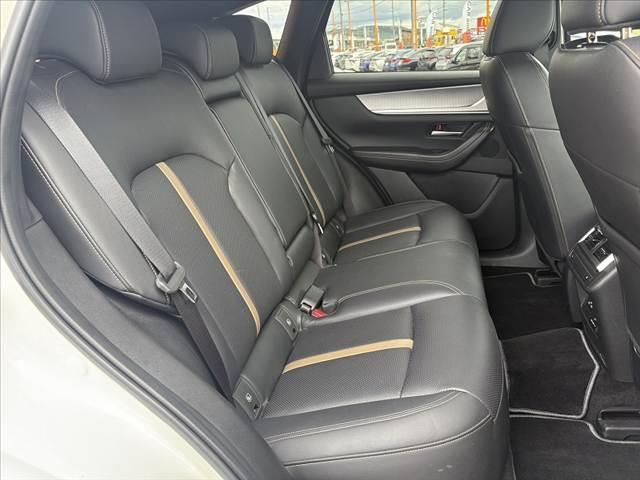 CX-60 XD-ハイブリッド エクスクルーシブスポーツ 4WD パノラマルーフ 360度カメラ マツコネ 前席Pシート シートメモリー スマートブレーキ ベンチレーション 全席シートヒーター ステアリングヒーター スペアキー ETC レーダークルコン(17枚目)