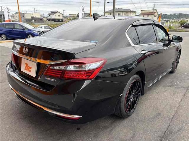 アコードハイブリッド EX 後期 インターナビ フルセグ Bluetooth Bカメラ RAYSアルミ LEDヘッド オートライト Pシート ホンダセンシング レーンキープ レーダークルーズ ステリモ パドルシフト Bホールド(15枚目)