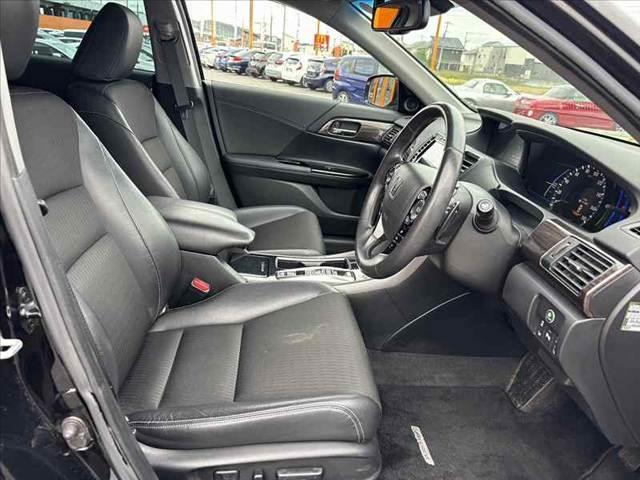 アコードハイブリッド EX 後期 インターナビ フルセグ Bluetooth Bカメラ RAYSアルミ LEDヘッド オートライト Pシート ホンダセンシング レーンキープ レーダークルーズ ステリモ パドルシフト Bホールド(16枚目)