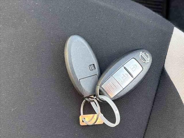 ノート e-パワー B FOUR 禁煙 4WD エマブレ インテリジェントアラウンドビューモニター インテリジェントルームミラー ETC 前後ドラレコ マット バイザー オーディオ オートヘッドライト 電格ミラー ACソケット(7枚目)