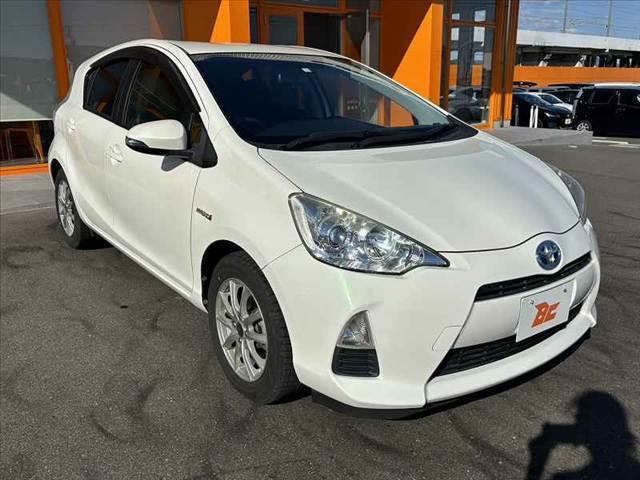 アクア S 禁煙 ナビ TV DVD再生 ETC オートヘッドライト マット バイザー 電格ウインカーミラー オートエアコン ヘッドライトレベライザー ISOFIXシート Pガラス Rワイパー SRSエアB(8枚目)