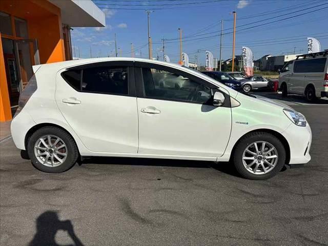 アクア S 禁煙 ナビ TV DVD再生 ETC オートヘッドライト マット バイザー 電格ウインカーミラー オートエアコン ヘッドライトレベライザー ISOFIXシート Pガラス Rワイパー SRSエアB(11枚目)