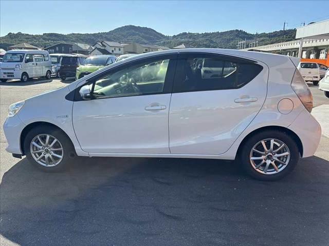 アクア S 禁煙 ナビ TV DVD再生 ETC オートヘッドライト マット バイザー 電格ウインカーミラー オートエアコン ヘッドライトレベライザー ISOFIXシート Pガラス Rワイパー SRSエアB(12枚目)