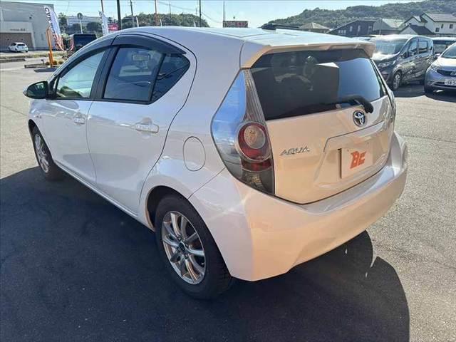 アクア S 禁煙 ナビ TV DVD再生 ETC オートヘッドライト マット バイザー 電格ウインカーミラー オートエアコン ヘッドライトレベライザー ISOFIXシート Pガラス Rワイパー SRSエアB(13枚目)