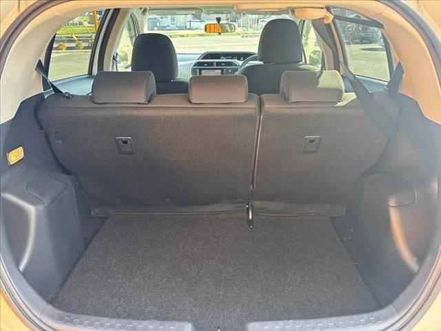 アクア S 禁煙 ナビ TV DVD再生 ETC オートヘッドライト マット バイザー 電格ウインカーミラー オートエアコン ヘッドライトレベライザー ISOFIXシート Pガラス Rワイパー SRSエアB(20枚目)