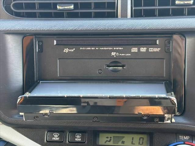 アクア S 禁煙 ナビ TV DVD再生 ETC オートヘッドライト マット バイザー 電格ウインカーミラー オートエアコン ヘッドライトレベライザー ISOFIXシート Pガラス Rワイパー SRSエアB(22枚目)