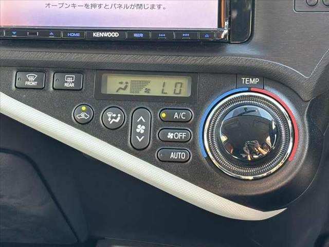 アクア S 禁煙 ナビ TV DVD再生 ETC オートヘッドライト マット バイザー 電格ウインカーミラー オートエアコン ヘッドライトレベライザー ISOFIXシート Pガラス Rワイパー SRSエアB(23枚目)