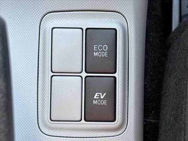 アクア S 禁煙 ナビ TV DVD再生 ETC オートヘッドライト マット バイザー 電格ウインカーミラー オートエアコン ヘッドライトレベライザー ISOFIXシート Pガラス Rワイパー SRSエアB(24枚目)