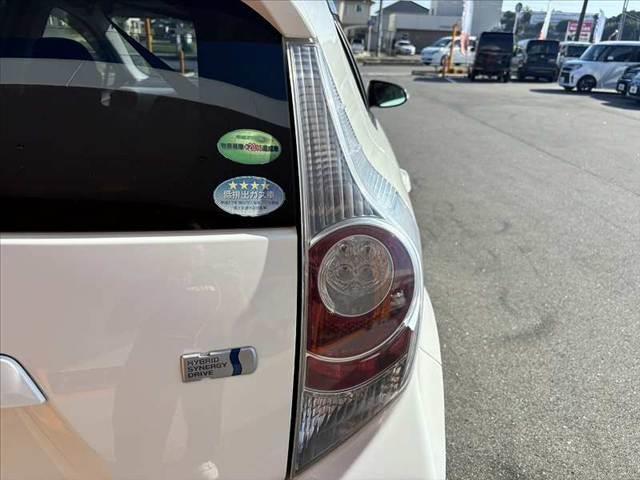 アクア S 禁煙 ナビ TV DVD再生 ETC オートヘッドライト マット バイザー 電格ウインカーミラー オートエアコン ヘッドライトレベライザー ISOFIXシート Pガラス Rワイパー SRSエアB(35枚目)