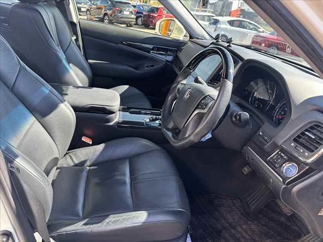 クラウンハイブリッド アスリートS 禁煙 ムーンルーフ 黒革シート シートヒーター ベンチレーション クリアランスソナー 8型フルセグナビ Bluetooth Bカメラ 社外エアロ 18インチスパッタリングAW スマートキ2個 Pスタ(16枚目)