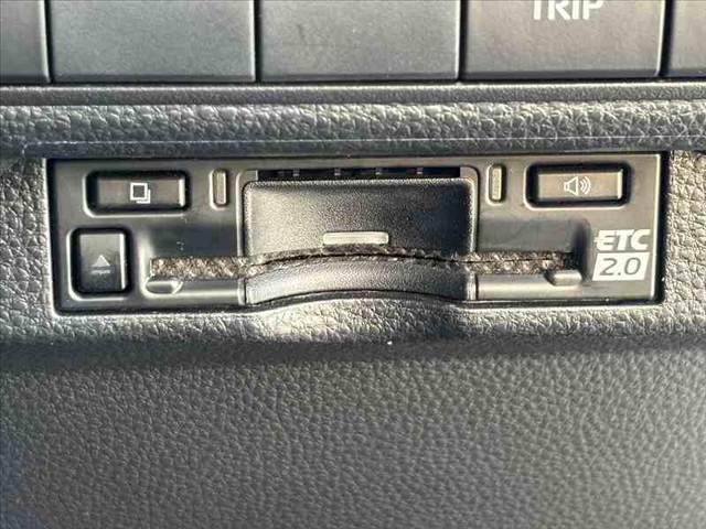 カローラツーリング ハイブリッド ダブルバイビー 禁煙 後期 ツートンルーフ BSM 10.5型ディスプレイ ナビキット ETC2.0 ACコンセント Bluetooth Bカメラ LEDヘッド BSM スマートキー2個 Pスタート レーダークルーズ(5枚目)