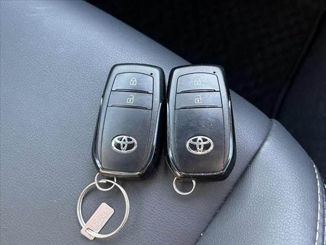 カローラツーリング ハイブリッド ダブルバイビー 禁煙 後期 ツートンルーフ BSM 10.5型ディスプレイ ナビキット ETC2.0 ACコンセント Bluetooth Bカメラ LEDヘッド BSM スマートキー2個 Pスタート レーダークルーズ(7枚目)