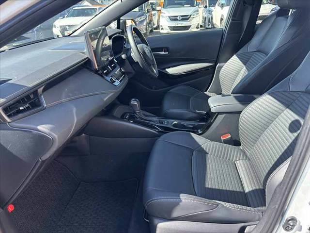 カローラツーリング ハイブリッド ダブルバイビー 禁煙 後期 ツートンルーフ BSM 10.5型ディスプレイ ナビキット ETC2.0 ACコンセント Bluetooth Bカメラ LEDヘッド BSM スマートキー2個 Pスタート レーダークルーズ(18枚目)