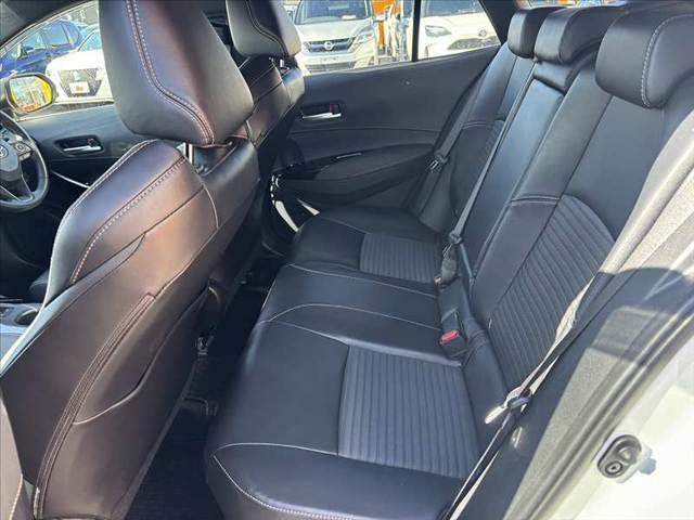 カローラツーリング ハイブリッド ダブルバイビー 禁煙 後期 ツートンルーフ BSM 10.5型ディスプレイ ナビキット ETC2.0 ACコンセント Bluetooth Bカメラ LEDヘッド BSM スマートキー2個 Pスタート レーダークルーズ(19枚目)