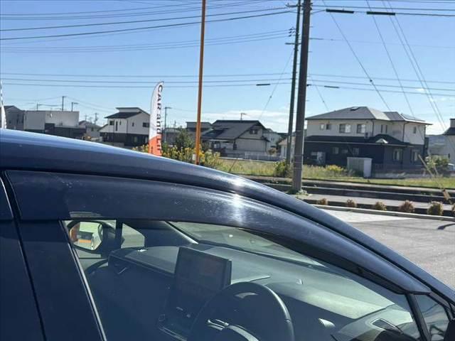 カローラツーリング ハイブリッド ダブルバイビー 禁煙 後期 ツートンルーフ BSM 10.5型ディスプレイ ナビキット ETC2.0 ACコンセント Bluetooth Bカメラ LEDヘッド BSM スマートキー2個 Pスタート レーダークルーズ(30枚目)