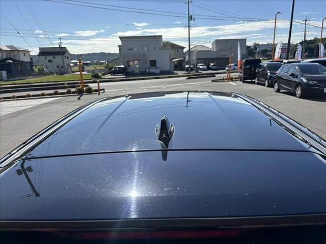 カローラツーリング ハイブリッド ダブルバイビー 禁煙 後期 ツートンルーフ BSM 10.5型ディスプレイ ナビキット ETC2.0 ACコンセント Bluetooth Bカメラ LEDヘッド BSM スマートキー2個 Pスタート レーダークルーズ(44枚目)