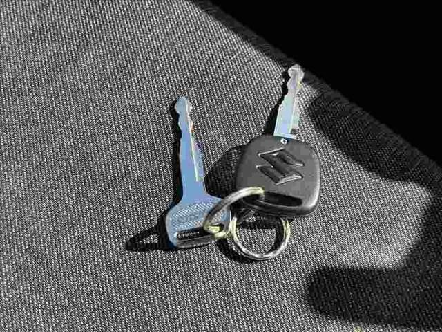 アルト L ディスプレイオーディオ Bカメラ セーフティサポート Pセンサー シートヒーター Aストップ ステリモ USB端子 スペアキー Aライト 電格ミラー サイドバイザー フロアマット SRSエアバッグ(7枚目)