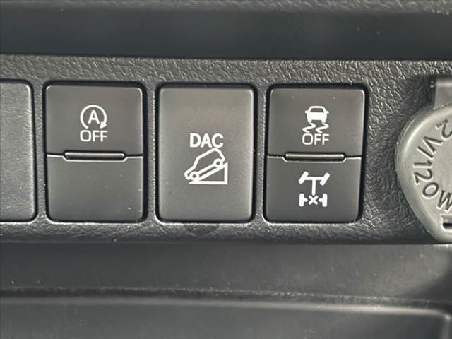 ハイラックス Z GRスポーツ 禁煙 後期 ベッドライナー トノカバー 4WD 8型ディスプレイオーディオ ナビキット Bluetooth プリクラッシュ LDA Aストップ クリソナ ETC USBソケット ACソケット(4枚目)