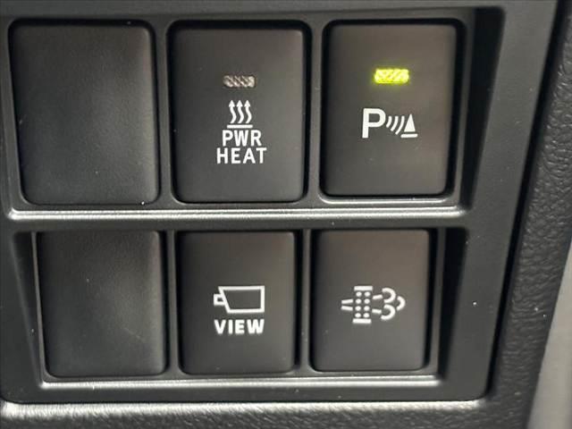 ハイラックス Z GRスポーツ 禁煙 後期 ベッドライナー トノカバー 4WD 8型ディスプレイオーディオ ナビキット Bluetooth プリクラッシュ LDA Aストップ クリソナ ETC USBソケット ACソケット(6枚目)