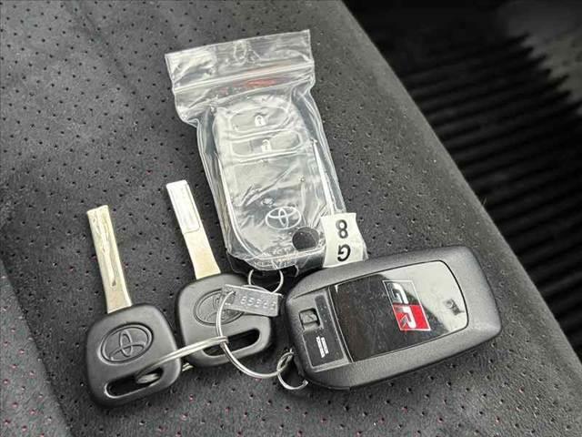 ハイラックス Z GRスポーツ 禁煙 後期 ベッドライナー トノカバー 4WD 8型ディスプレイオーディオ ナビキット Bluetooth プリクラッシュ LDA Aストップ クリソナ ETC USBソケット ACソケット(7枚目)