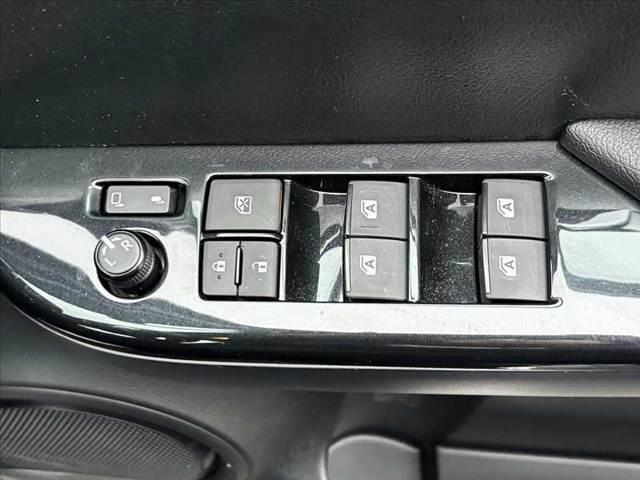 ハイラックス Z GRスポーツ 禁煙 後期 ベッドライナー トノカバー 4WD 8型ディスプレイオーディオ ナビキット Bluetooth プリクラッシュ LDA Aストップ クリソナ ETC USBソケット ACソケット(28枚目)