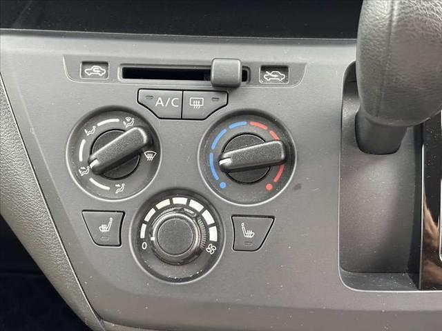 デイズ  禁煙 4WD エマージェンシーブレーキ オートライト キーレスキー Aストップ Aハイビーム クリアランスソナー アームレスト シートリフター チルステ ACソケット Pガラス SRSエアB(4枚目)