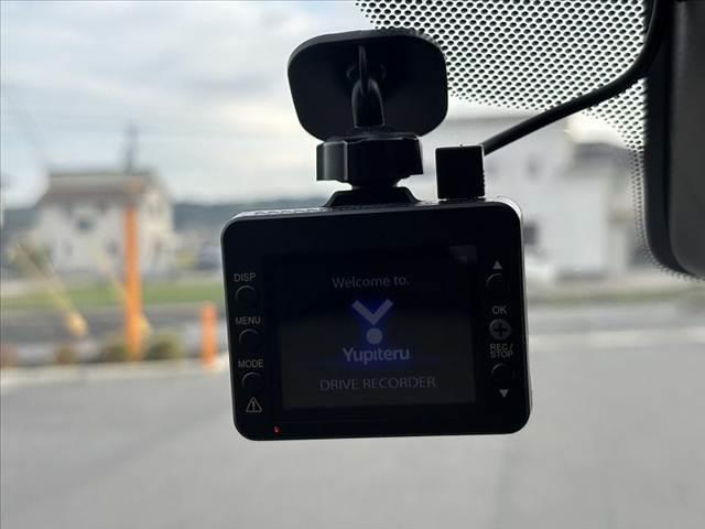 デイズ  禁煙 4WD エマージェンシーブレーキ オートライト キーレスキー Aストップ Aハイビーム クリアランスソナー アームレスト シートリフター チルステ ACソケット Pガラス SRSエアB(6枚目)