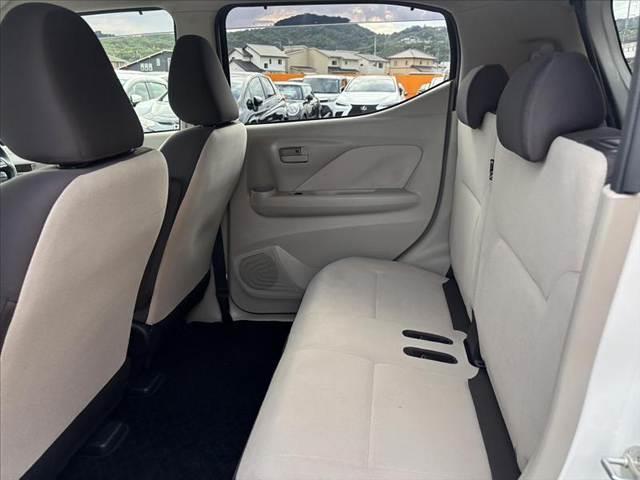 デイズ  禁煙 4WD エマージェンシーブレーキ オートライト キーレスキー Aストップ Aハイビーム クリアランスソナー アームレスト シートリフター チルステ ACソケット Pガラス SRSエアB(19枚目)