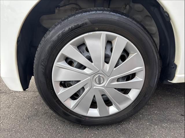 デイズ  禁煙 4WD エマージェンシーブレーキ オートライト キーレスキー Aストップ Aハイビーム クリアランスソナー アームレスト シートリフター チルステ ACソケット Pガラス SRSエアB(32枚目)