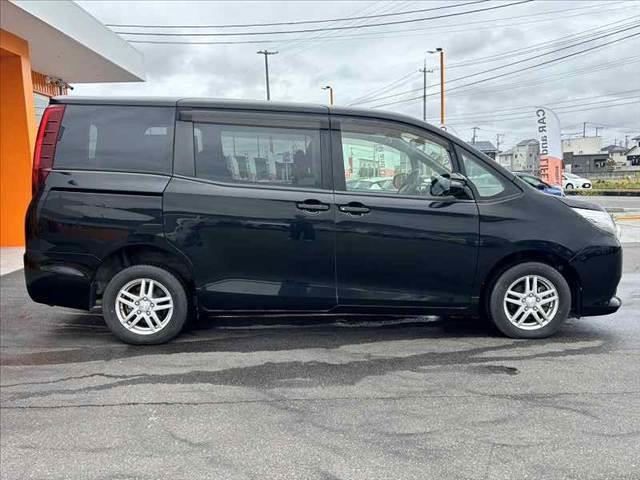 ノア X Vパッケージ 4WD 電スラドア 純正ナビ フルセグ Bカメラ BT DVD再生 キーレス ビルトインETC マット バイザー オートエアコン ACソケット 電格ウインカーミラー Pガラス ステリモ SRSエアB(11枚目)