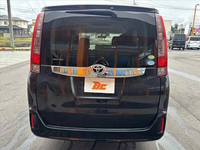 ノア X Vパッケージ 4WD 電スラドア 純正ナビ フルセグ Bカメラ BT DVD再生 キーレス ビルトインETC マット バイザー オートエアコン ACソケット 電格ウインカーミラー Pガラス ステリモ SRSエアB(14枚目)