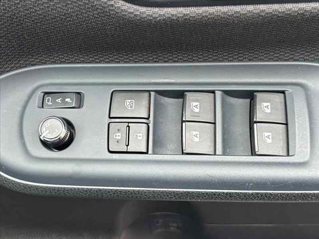 ノア X Vパッケージ 4WD 電スラドア 純正ナビ フルセグ Bカメラ BT DVD再生 キーレス ビルトインETC マット バイザー オートエアコン ACソケット 電格ウインカーミラー Pガラス ステリモ SRSエアB(24枚目)