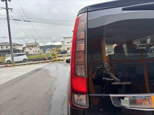 ノア X Vパッケージ 4WD 電スラドア 純正ナビ フルセグ Bカメラ BT DVD再生 キーレス ビルトインETC マット バイザー オートエアコン ACソケット 電格ウインカーミラー Pガラス ステリモ SRSエアB(31枚目)