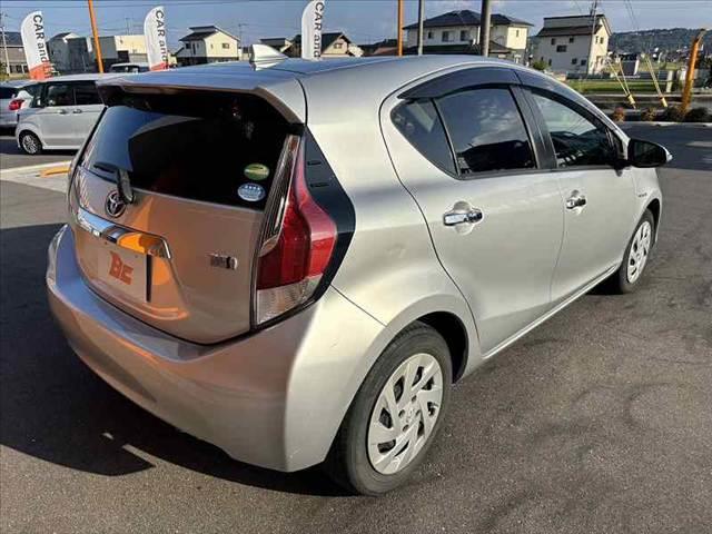 アクア Sスタイルブラック 禁煙 中期 純正ナビ 地デジ Bluetooth スマートキー Pスタート Bカメラ プリクラッシュ Aヘッドランプ Aハイビーム ステリモ ISOFIX アームレスト ACソケット コーナーポール(15枚目)