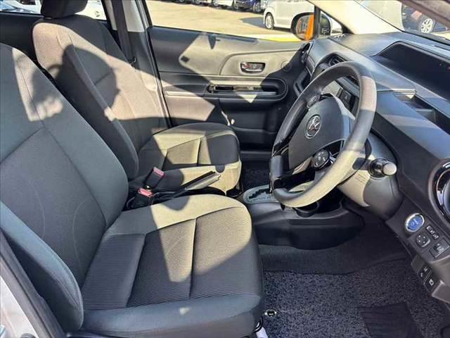 アクア Sスタイルブラック 禁煙 中期 純正ナビ 地デジ Bluetooth スマートキー Pスタート Bカメラ プリクラッシュ Aヘッドランプ Aハイビーム ステリモ ISOFIX アームレスト ACソケット コーナーポール(16枚目)