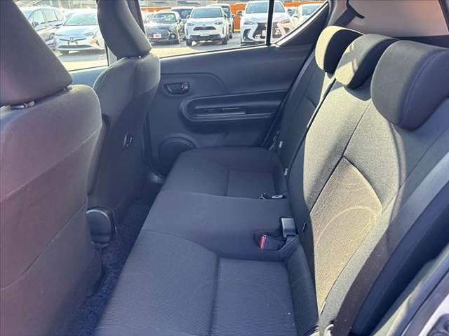 アクア Sスタイルブラック 禁煙 中期 純正ナビ 地デジ Bluetooth スマートキー Pスタート Bカメラ プリクラッシュ Aヘッドランプ Aハイビーム ステリモ ISOFIX アームレスト ACソケット コーナーポール(19枚目)