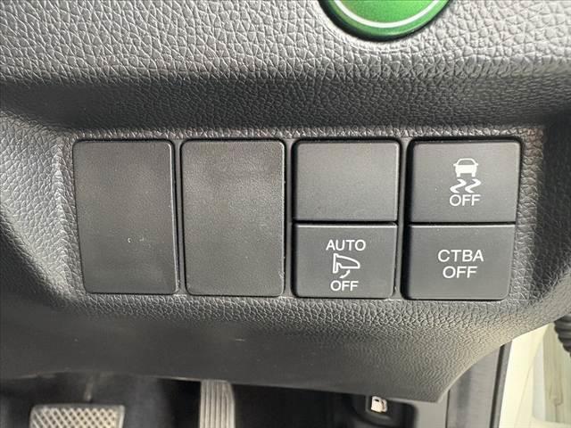 フィット  CTBA クルコン ナビ TV Bカメラ BT ETC スペアキー オートLEDヘッド マット バイザー Pスタート Pガラス 電格ウインカーミラー ACソケット アームレスト SRSエアB(5枚目)