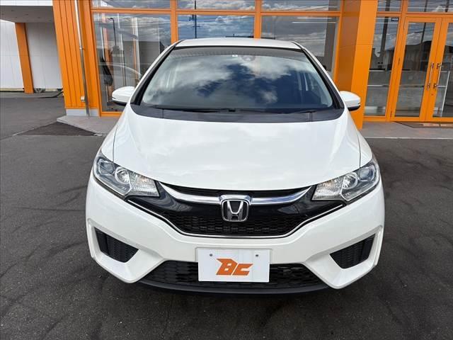 フィット  CTBA クルコン ナビ TV Bカメラ BT ETC スペアキー オートLEDヘッド マット バイザー Pスタート Pガラス 電格ウインカーミラー ACソケット アームレスト SRSエアB(9枚目)